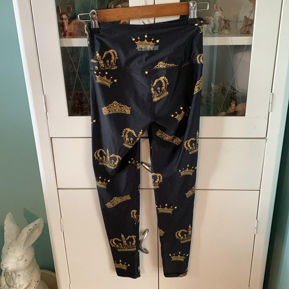 Victoria’s Secret Sport sz XS legging satiny feel and look crowns tiaras euc - Picture 7 of 8